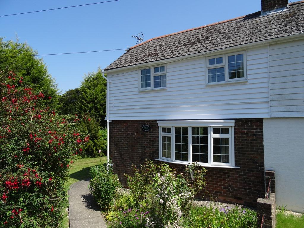 2 Bedroom End Terraced To Let In Silverhill Cottages Hurst Green