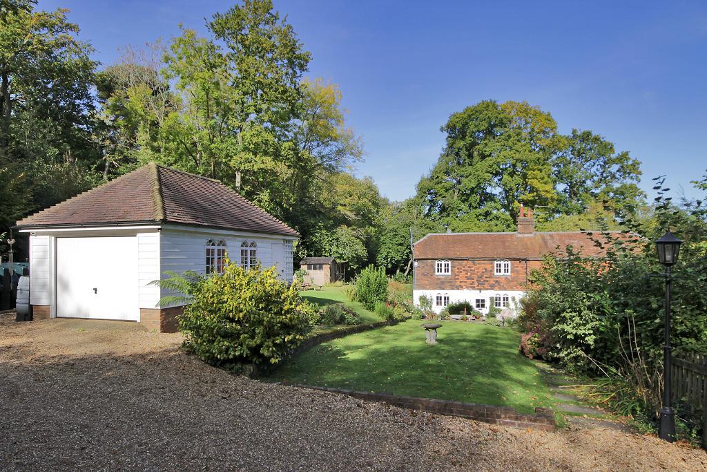 Pearsons Green Road, Brenchley, Kent, TN12 7DB