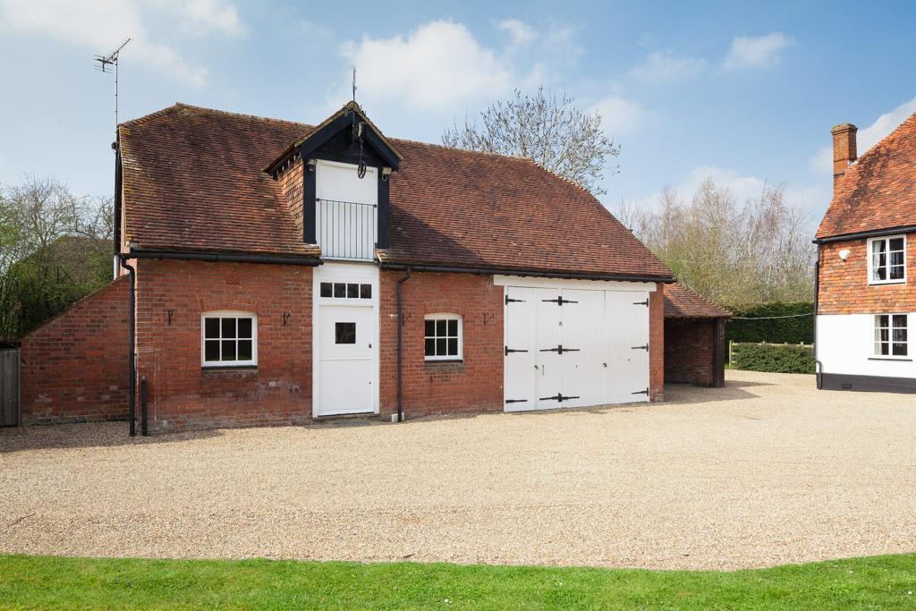 5 Bedroom Detached For Sale in Sheephurst Lane, Marden, Kent, TN12 9NT