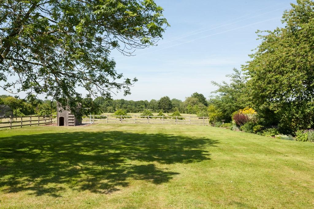 5 Bedroom Detached For Sale in Sheephurst Lane, Marden, Kent, TN12 9NT