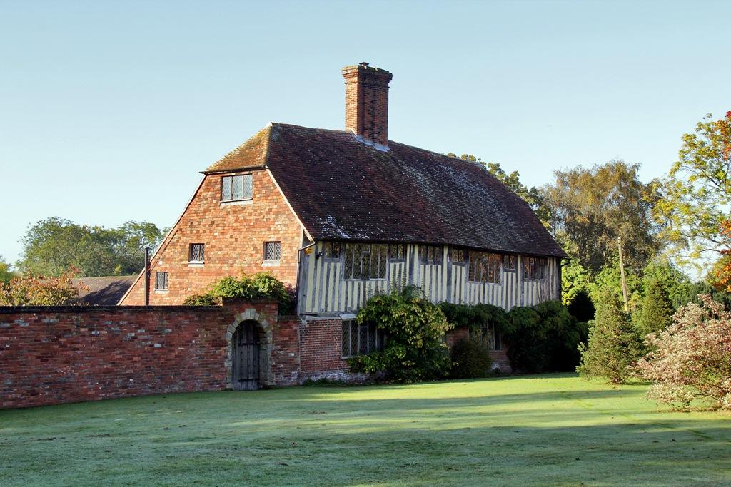 7 Bedroom Sold For Sale in Sissinghurst Road, Biddenden, Kent, TN27 8EX