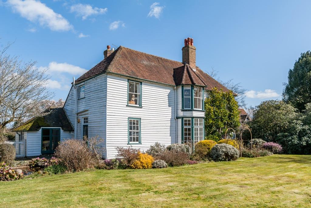 6 Bedroom Sold For Sale in Moor Hill, Hawkhurst, Kent, TN18 4NY