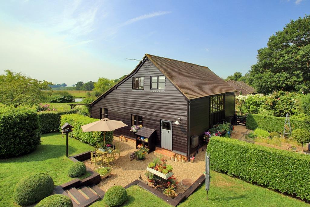 Mounts Lane, Rolvenden, Kent, TN17 4NX