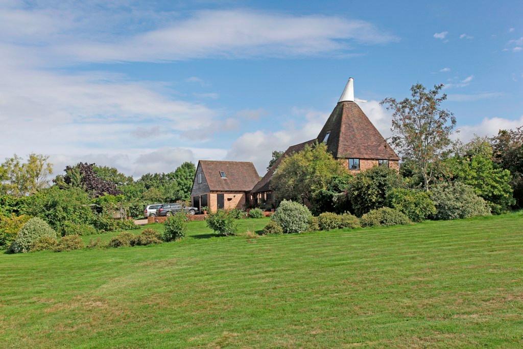 5 Bedroom Sold For Sale in Stone Pit Lane, Sandhurst, Kent, TN18 5PR