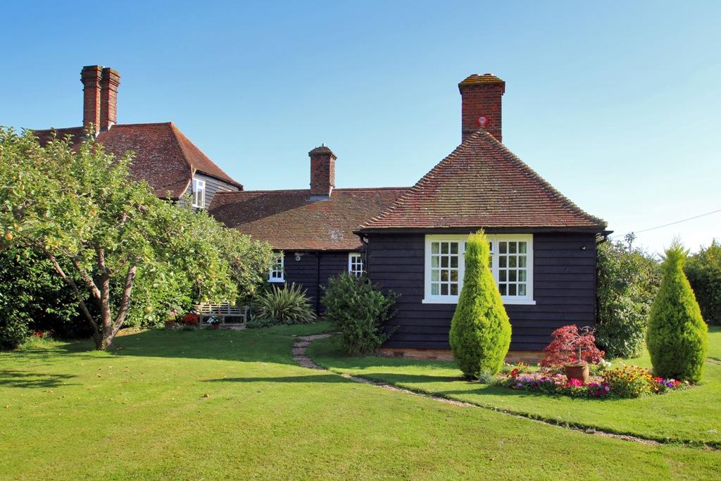 Maytham Cottages, Frogs Lane, Rolvenden Layne, Kent, TN17 4NH