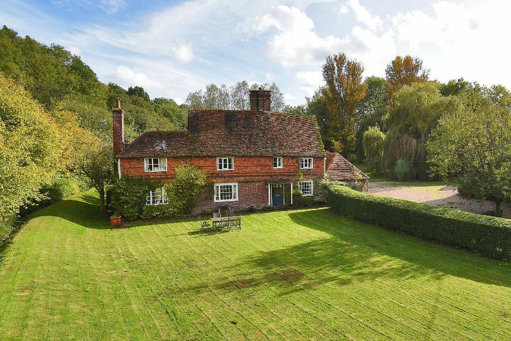 5 Bedroom Detached Home For Sale in Bedgebury Road, Goudhurst, TN17 2QZ