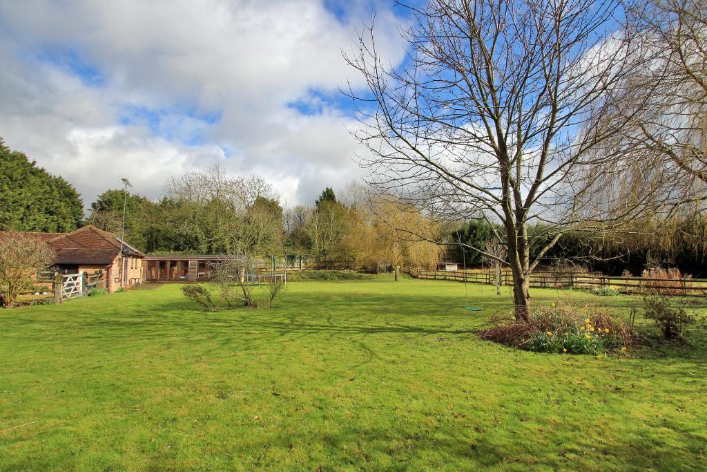 4 Bedroom Sold For Sale in Clapper Lane, Staplehurst, Kent, TN12 0JW