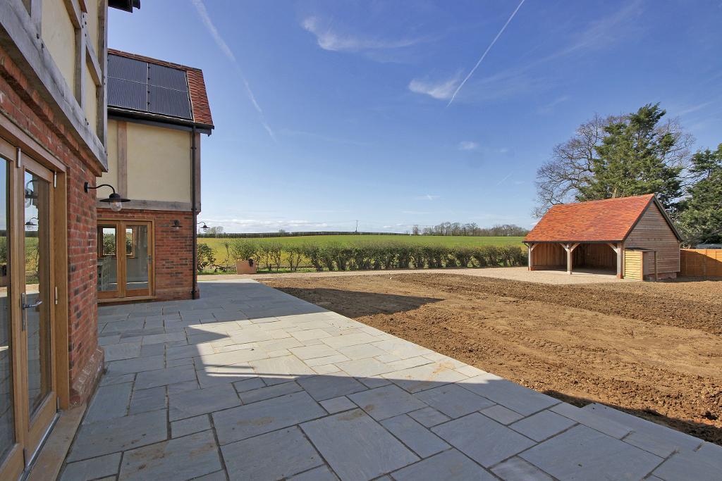 4 Bedroom Detached Home For Sale in Pagehurst Road, Marden Thorn, Kent