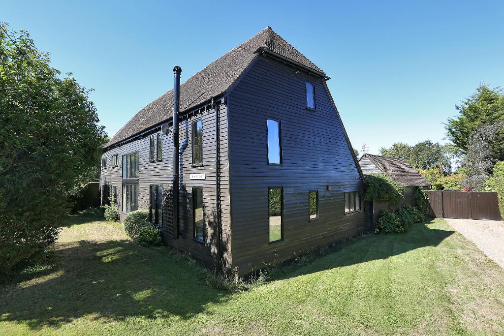 New Barn Road, Hawkenbury, Nr Staplehurst, Kent, TN12 0ED