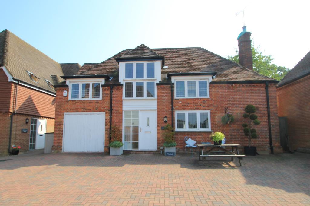 Eton Place, The Moor, Hawkhurst, Kent, TN18 4NW