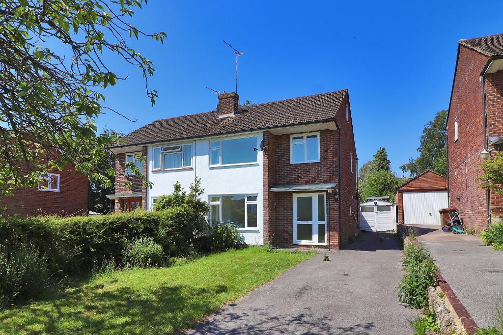 Oatfield Drive, Cranbrook, Kent, TN17 3NG