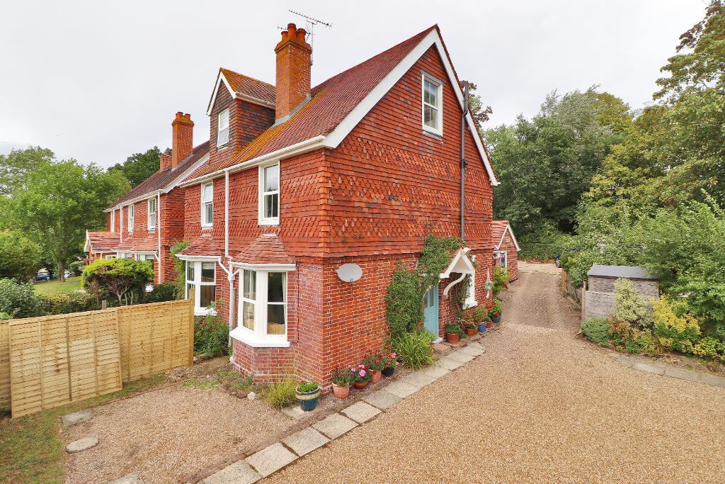 Whitestocks Cottages, Bedgebury Road, Goudhurst, Kent, TN17 2QS