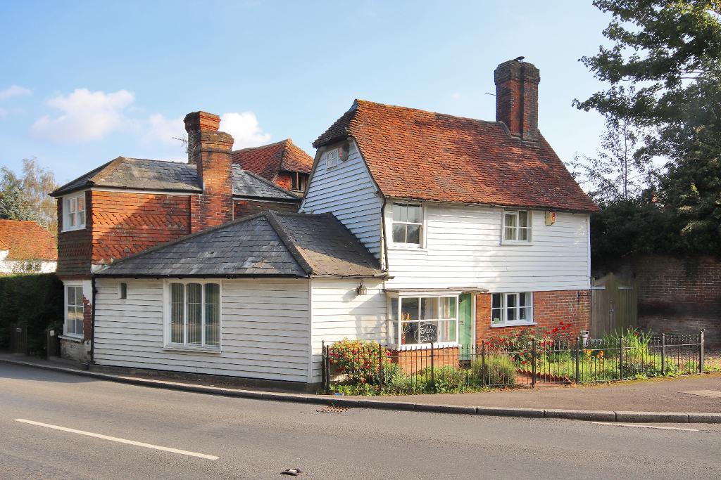 Tattlebury Corner, Goudhurst, Kent, TN17 1BS