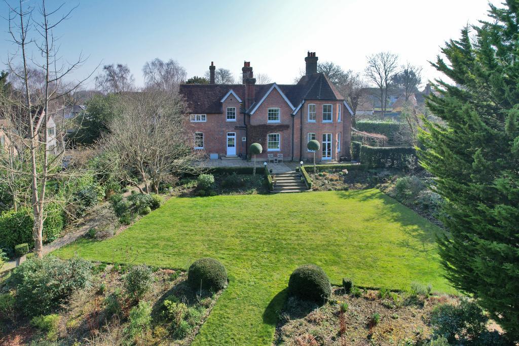 6 Bedroom Detached Home For Sale in The Street, Frittenden, Kent, TN17