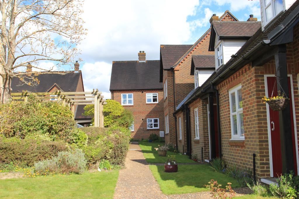2 Bedroom Apartment For Sale in Rectory Fields, Cranbrook, Kent, TN17