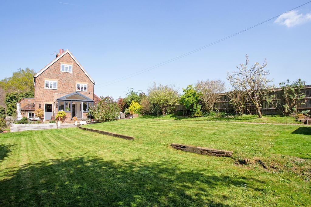 Goudhurst Road, Cranbrook, Kent, TN17 2PS