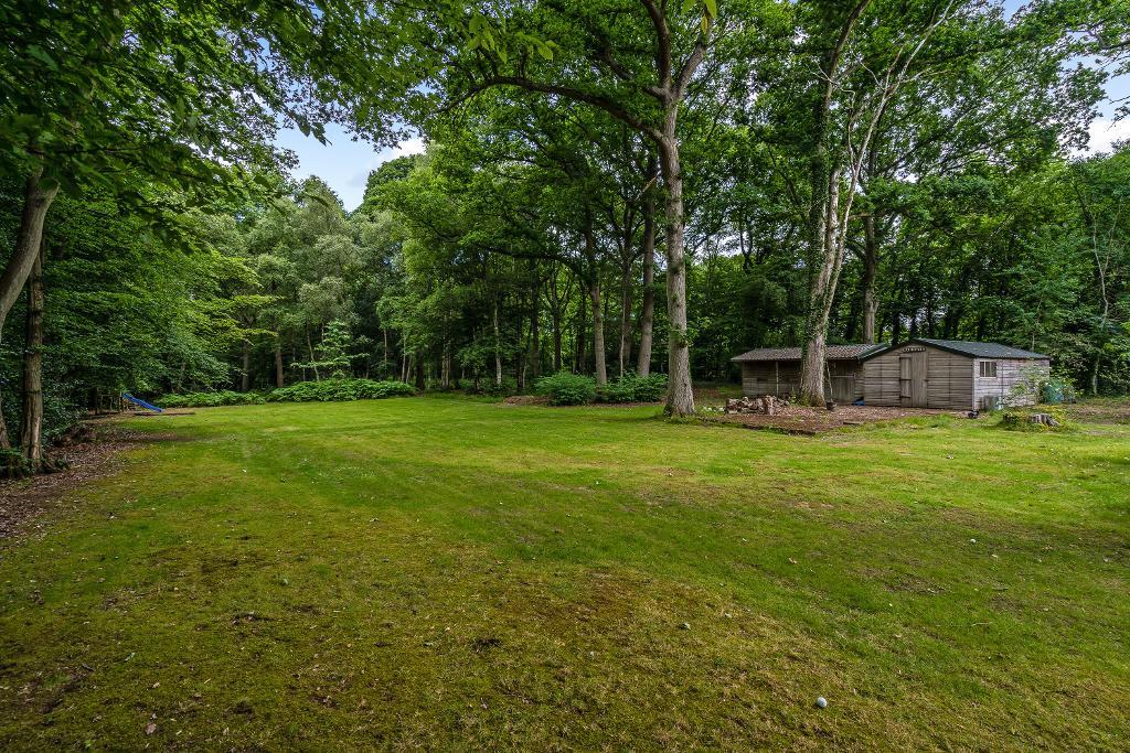 4 Bedroom Detached Home For Sale in Benenden Road, Biddenden, Kent