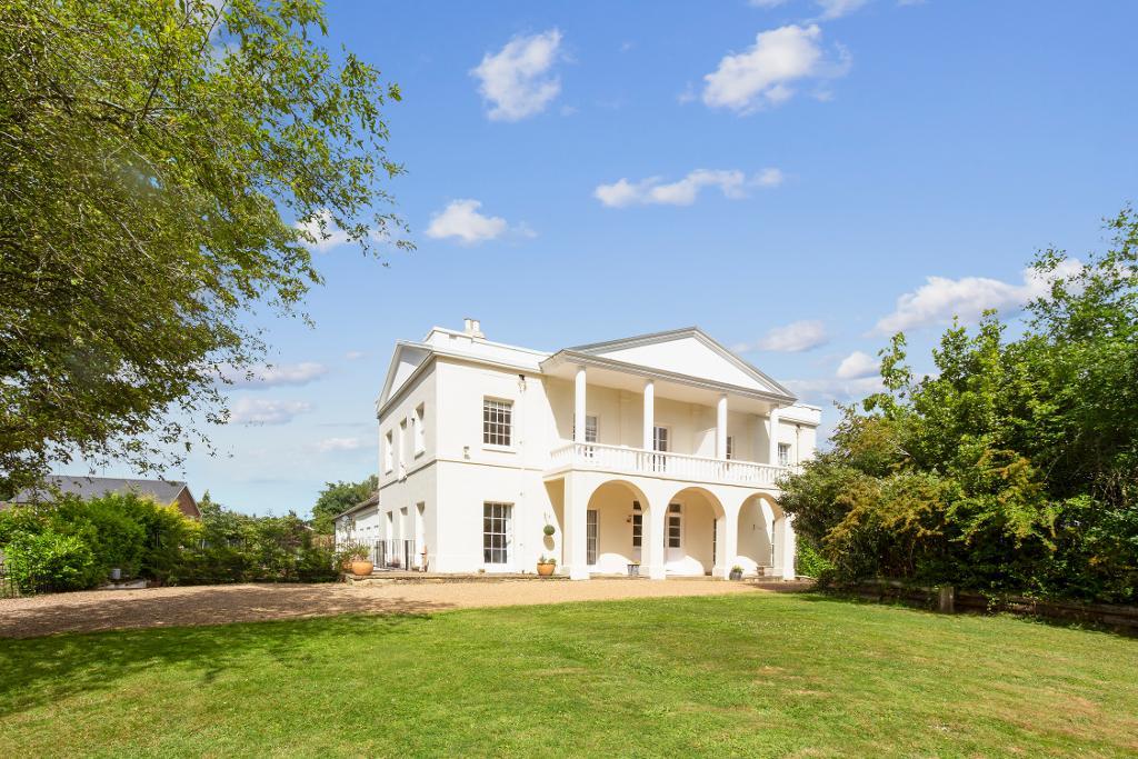 4 Bedroom Attached Home For Sale in High Street, Staplehurst, Kent