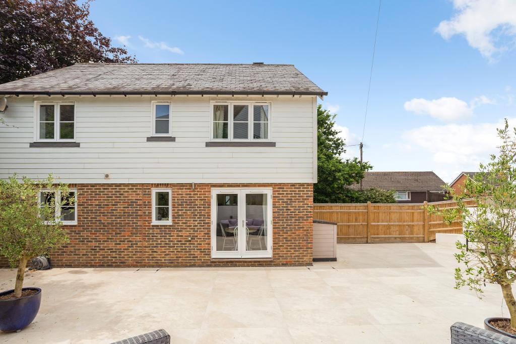 4 Bedroom Detached Home For Sale in Talbot Road, Hawkhurst, Kent, TN18