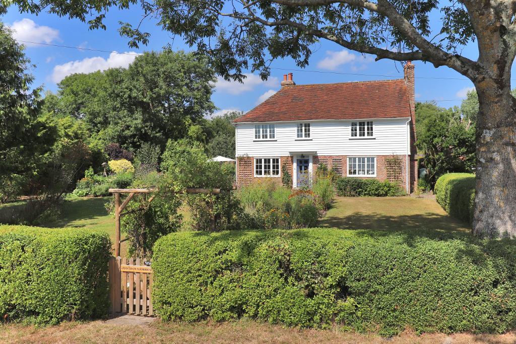 4 Bedroom Detached Home For Sale in Maytham Road, Rolvenden Layne, Kent