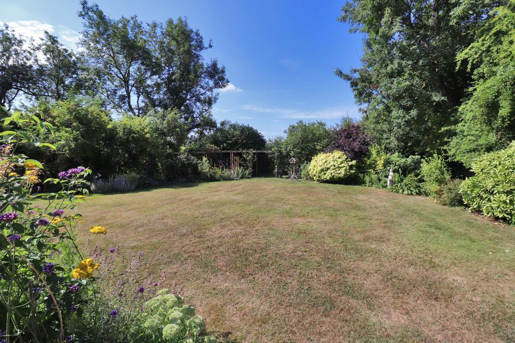 4 Bedroom Detached Home For Sale in Maytham Road, Rolvenden Layne, Kent