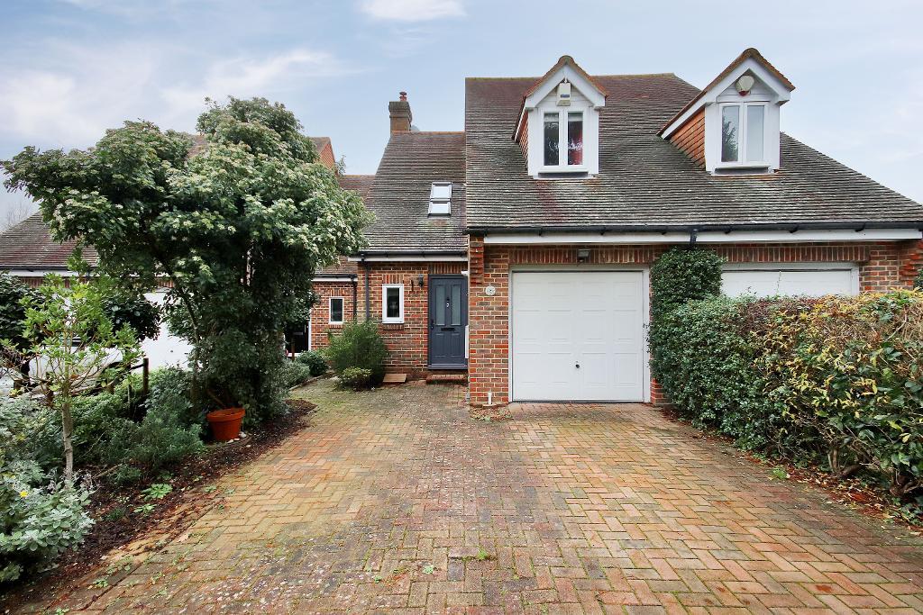 Fuggles Court, Benenden, Kent, TN17 4EF