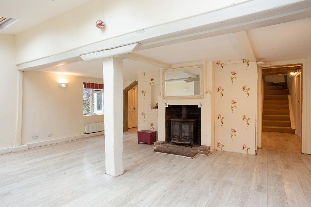 5 Bedroom Detached Home For Sale in Tenterden Road, Cranbrook, Kent