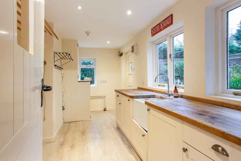 5 Bedroom Detached Home For Sale in Tenterden Road, Cranbrook, Kent