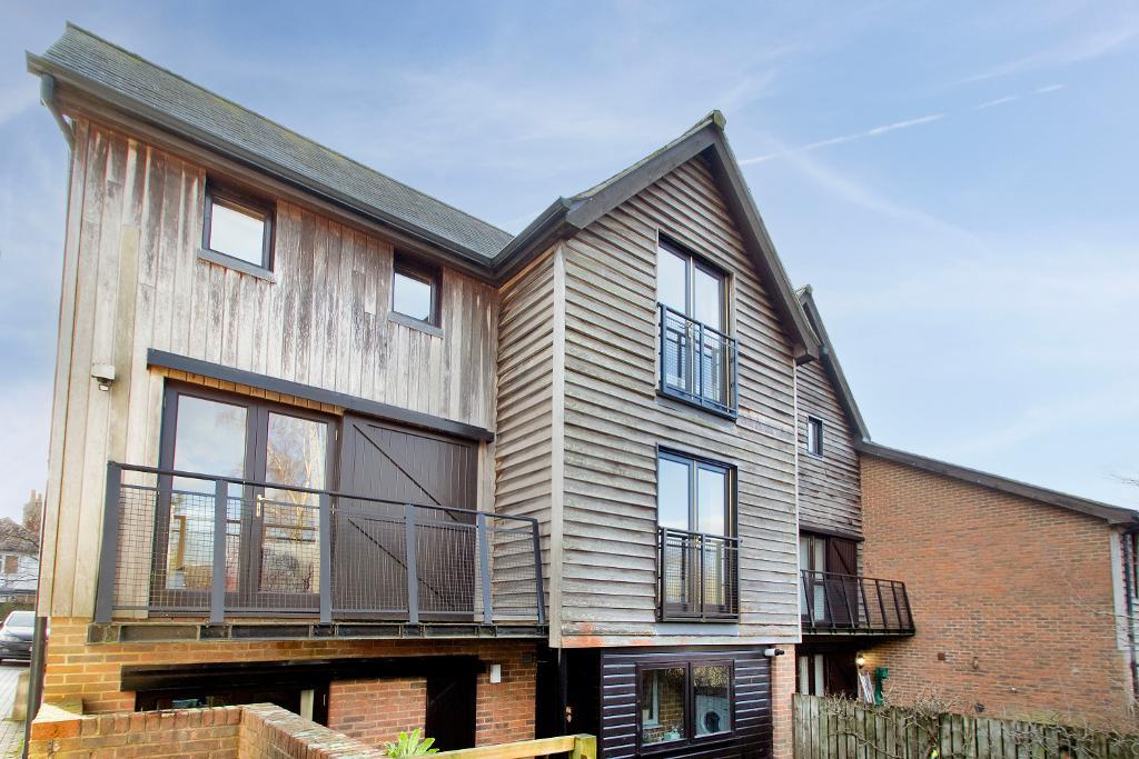 Russells Yard, Cranbrook, Kent, TN17 3HD