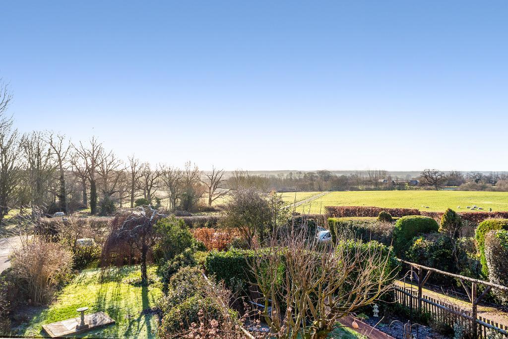 3 Bedroom Attached Home For Sale in Thornden Court, Thornden Lane