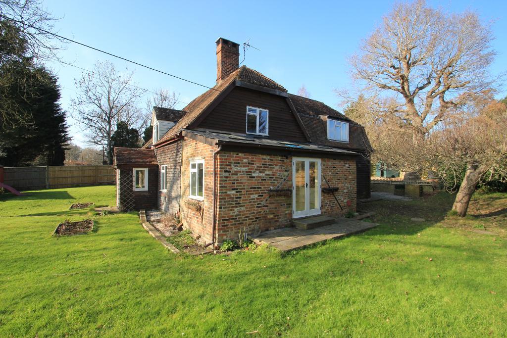 5 Bedroom Detached Home For Sale in Tenterden Road, Cranbrook, Kent