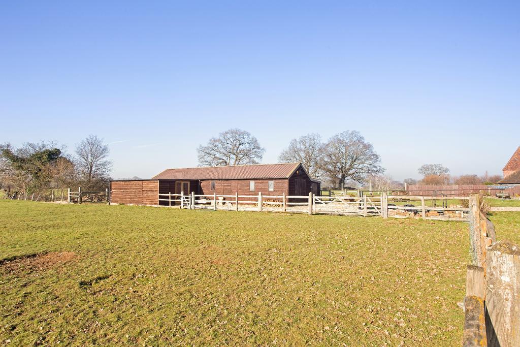 5 Bedroom Detached Home For Sale in Bell Lane, Smarden, Kent, TN27 8PW
