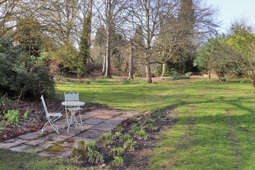 6 Bedroom Equestrian Property For Sale in Whites Lane, Hawkhurst, Kent
