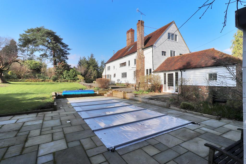 6 Bedroom Equestrian Property For Sale in Whites Lane, Hawkhurst, Kent