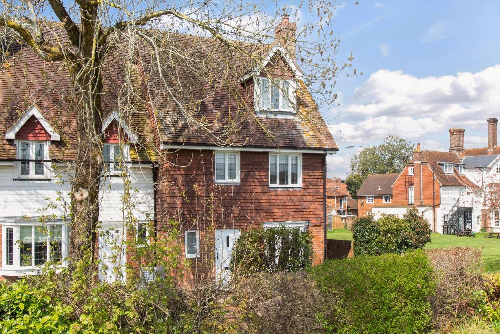 4 Bedroom End of Terrace Home For Sale in Rammell Mews, Frythe Way