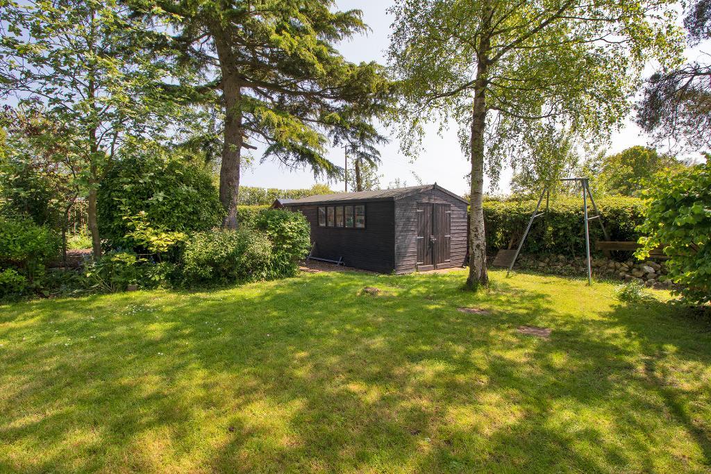 4 Bedroom Attached Home For Sale in Workhouse Lane, Sutton Valence