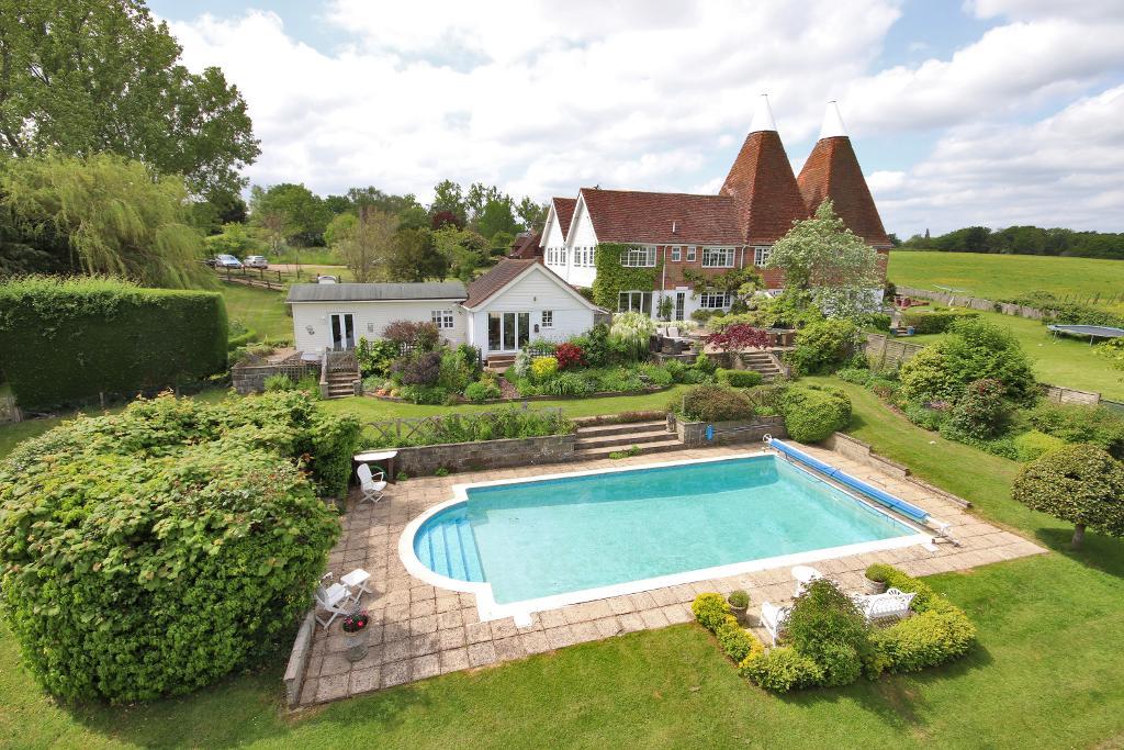 Rye Road, Sandhurst, Kent, TN18 5PH
