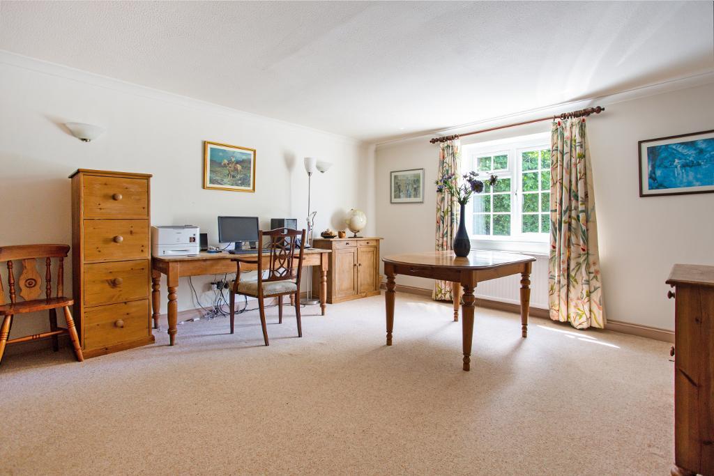 5 Bedroom Detached Home For Sale in Sponden Lane, Sandhurst, Kent, TN18