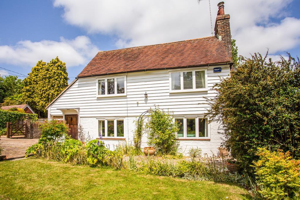 4 Bedroom Sold For Sale in Frensham Road, Rolvenden Layne, Kent, TN17