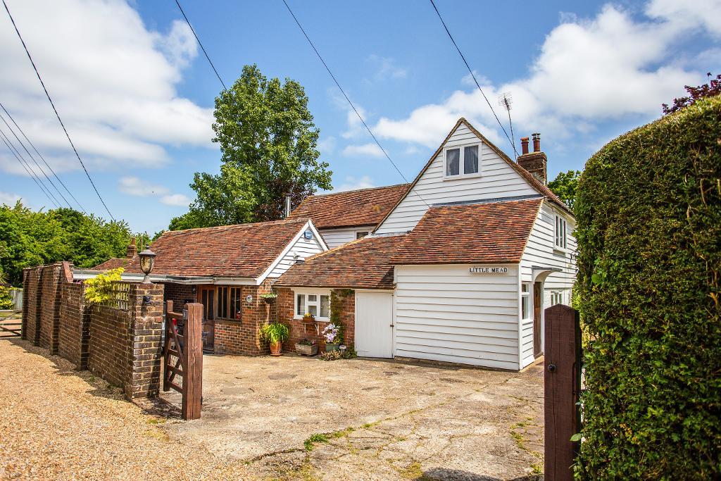 4 Bedroom Sold For Sale in Frensham Road, Rolvenden Layne, Kent, TN17