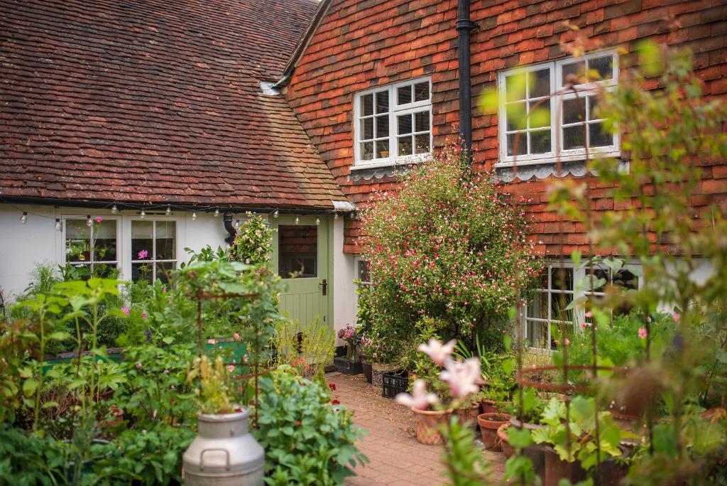 4 Bedroom Village House For Sale in West Road, Goudhurst, Kent, TN17