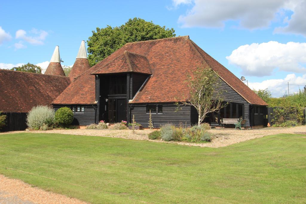 Great Nineveh, Benenden, Kent, TN17 4LG