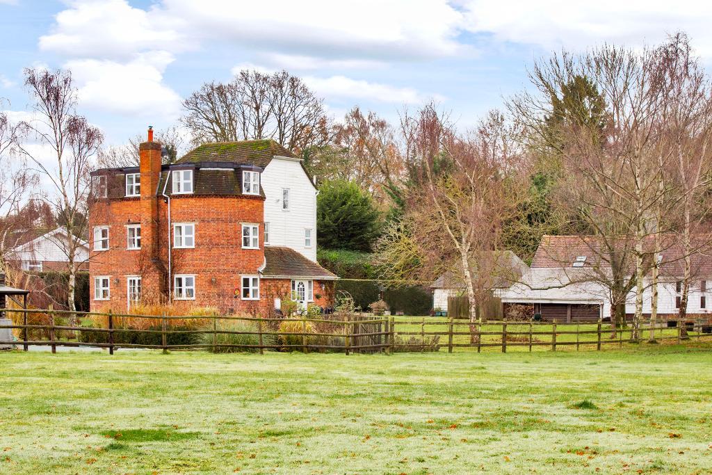 9 Bedroom Detached Home For Sale in Curtisden Green, Goudhurst, Kent