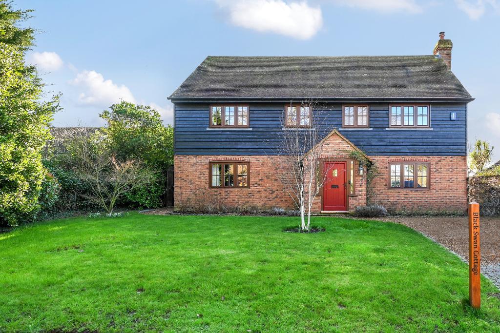 5 Bedroom Detached Home For Sale in Swan Street, Wittersham, Kent, TN30