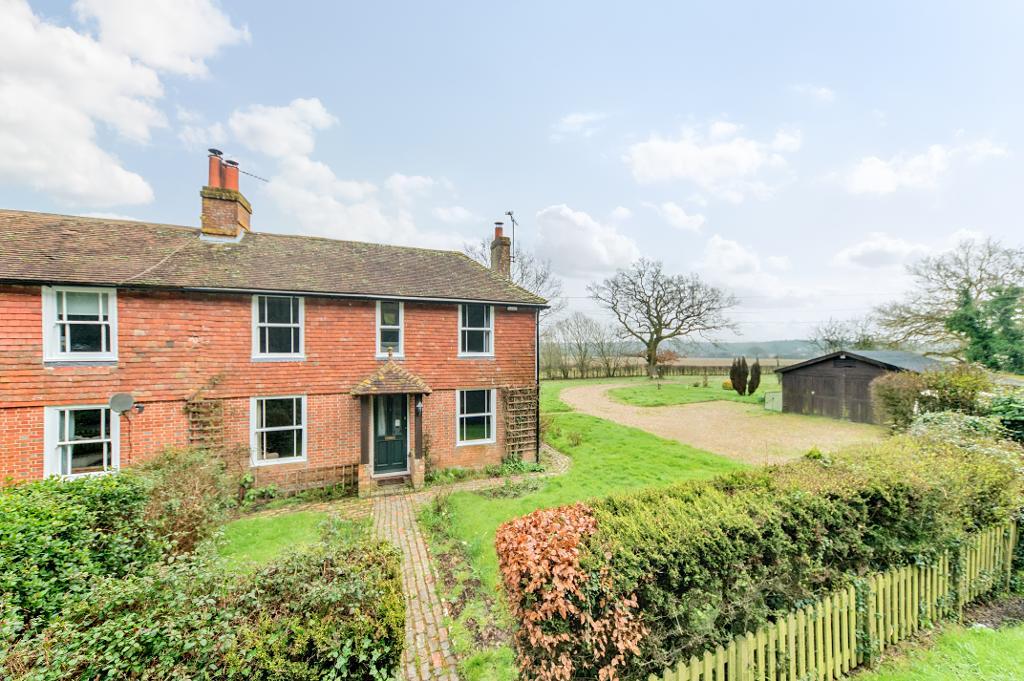 3 Bedroom Attached Home For Sale in Harlakenden Cottages, Woodchurch
