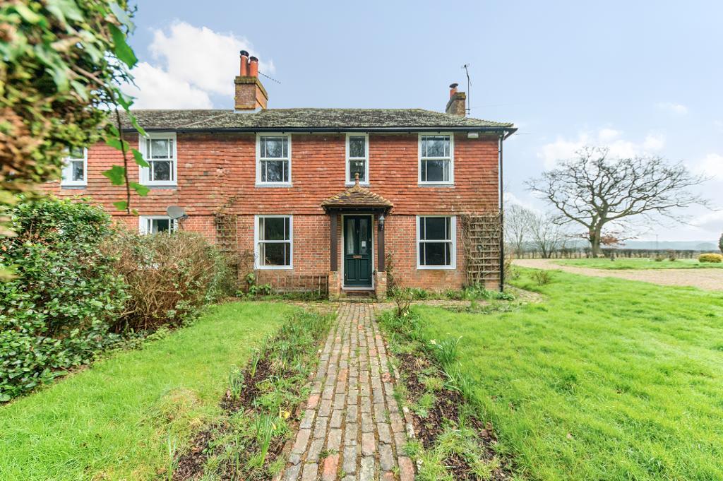 3 Bedroom Attached Home For Sale in Harlakenden Cottages, Woodchurch