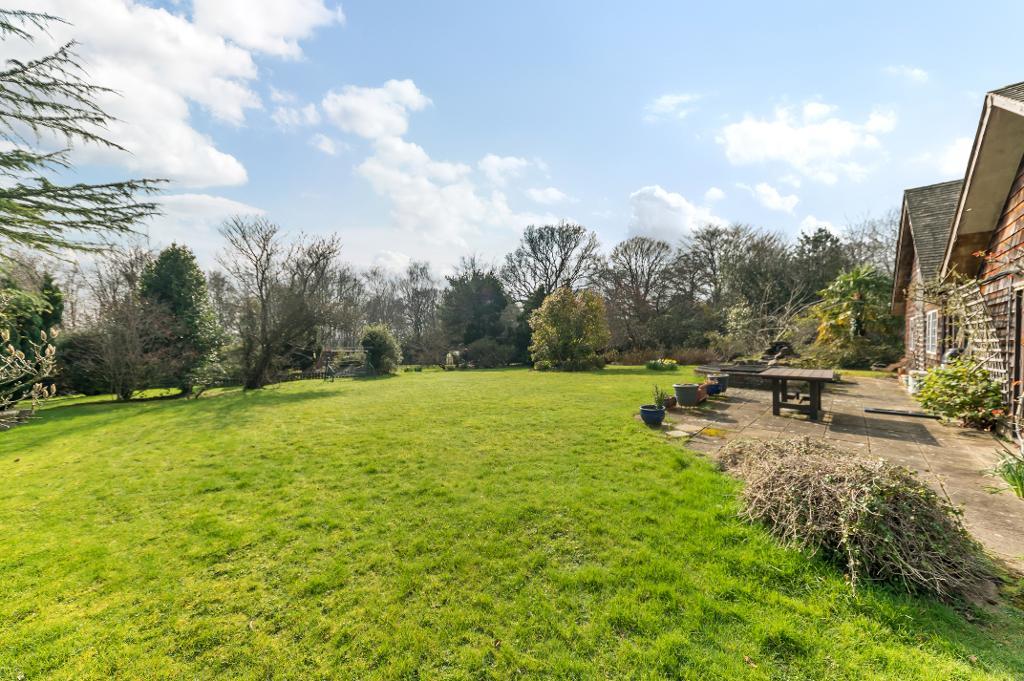 6 Bedroom Detached Home For Sale in Goddards Green Road, Benenden, Kent, TN17 4AR Estate and