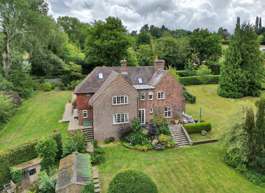 5 Bedroom Detached Home For Sale in Lidwells Lane, Goudhurst, Kent