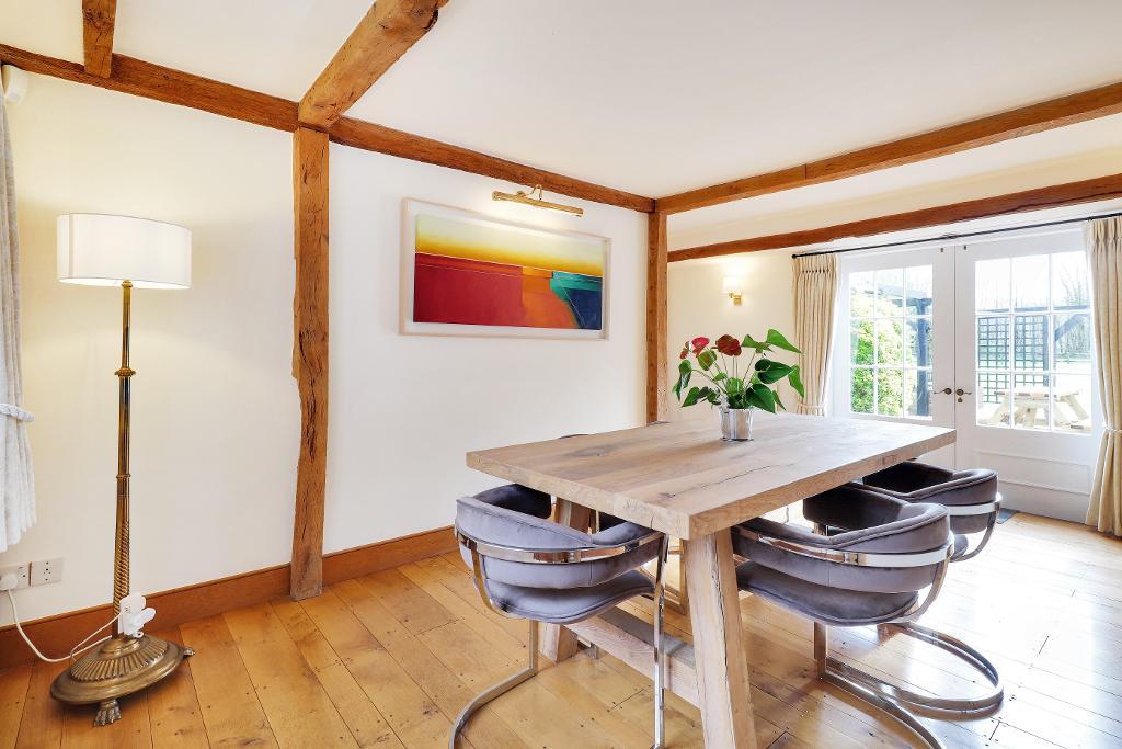 5 Bedroom Detached Home For Sale in Cranbrook Road, Tenterden, Kent