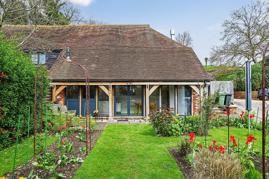 2 Bedroom Barn For Sale in Boyton Court Road, Sutton Valence, Kent
